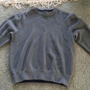 Men’s gray Eddie Bauer sweater!